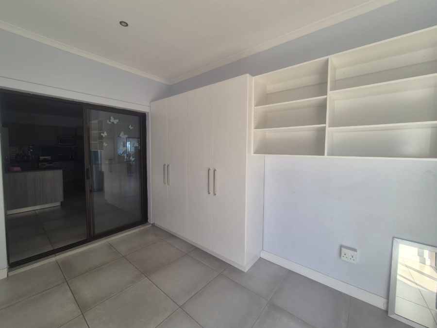 5 Bedroom Property for Sale in Heuningkloof Western Cape